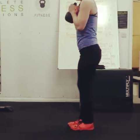 Loaded #pistolsquat #pistolsquats #train #training #bodyweight #calisthenics #loaded #weighttraining #strong #strongwoman #strongwomen #personaltrainer #personaltraining #kettlebell #goal #goals #workout #workhard #dontgiveup #noexcuses #loveyourbody #grind #consistency #fitness #health