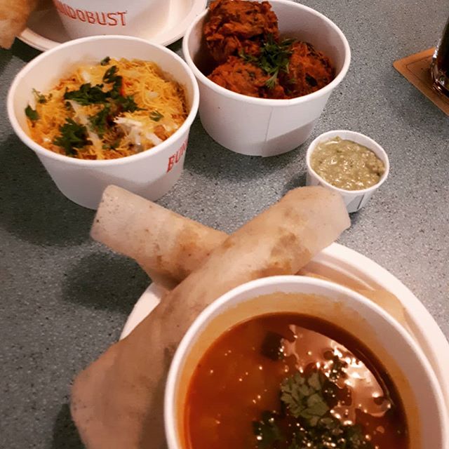 Lunch! #massaladosa #bundochaat #broccoli&kalebhajis #wow  #veggie #vegan #veganfood #bundobust