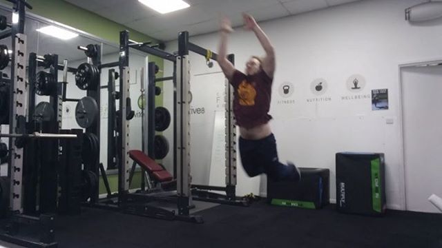 Springy boi does a jump. Seated Box jumps for 3×5 are a great power builder at the start of a workout. Plus they help ramp your body up for heavier lifts. 
Why not give them a try? 
#workoutwednesday #plyometrics #plyometricstraining #jump #personaltraining #leeds #leedsgym #motive8north